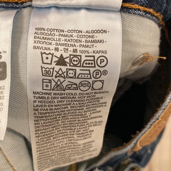 Levi’s 550 - W38” x L36” - Picture 9 of 11